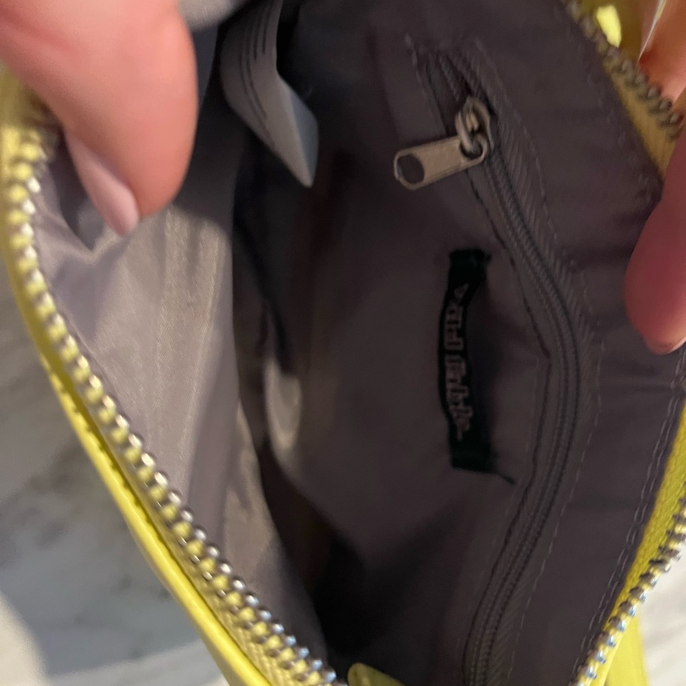 Purse - Picture 2 of 3